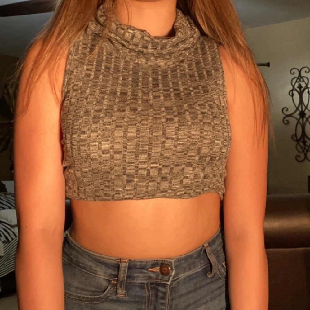 Sleeveless Turtleneck (Gray)